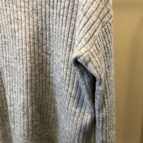 Mock neck Sweater - Picture 3 of 3